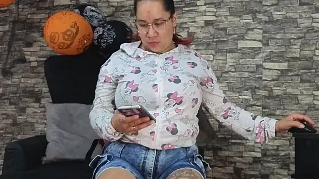 alondrabigtits online show from October 2025 11:12:02 AM