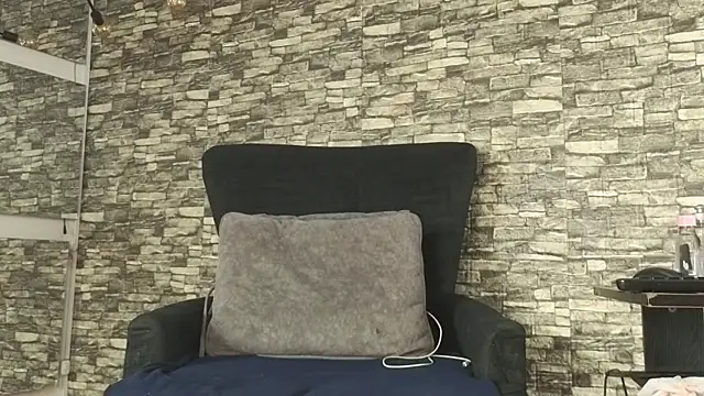 alondrabigtits online show from November 2025 12:37:02 PM