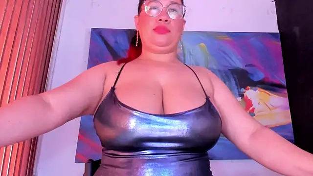Snapshot of alondrabigtits chatting on May 2026 06:09:01 PM alondrabigtits online show from May 2026 06:09:01 PM