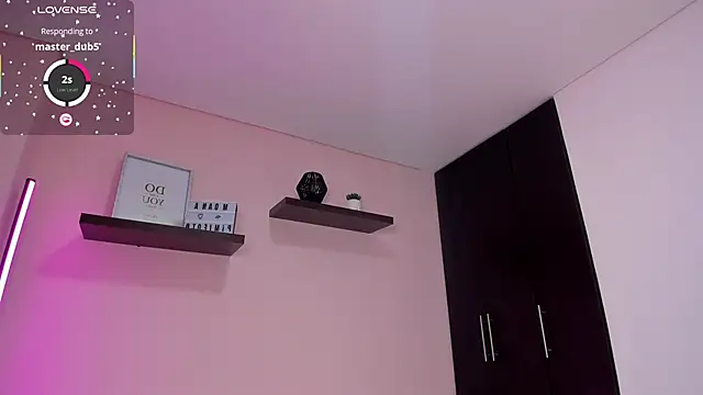 tifanyhills  online show from October 2025 09:28:02 PM