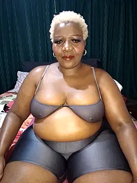 Snapshot of dirasweetlipsxx chatting on May 2026 07:01:02 PM dirasweetlipsxx online show from May 2026 07:01:02 PM