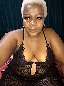 Snapshot of dirasweetlipsxx chatting on May 2026 07:22:01 PM dirasweetlipsxx online show from May 2026 07:22:01 PM