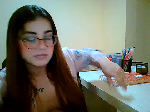 maliamiller online show from October 2025 06:32:02 PM