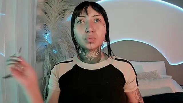 Evangeline bell online show from October 2025 12:30:01 PM