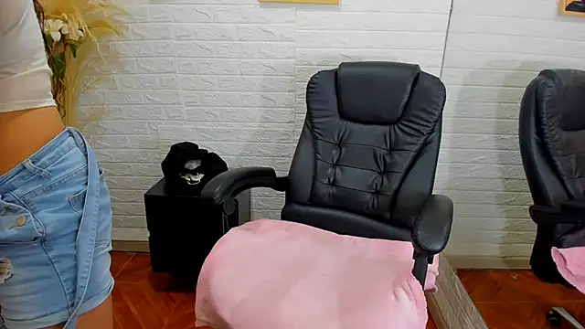 Aisha 09 online show from March 2025 03:14:02 PM