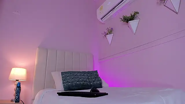  bianca 18 online show from February 2025 08:45:01 PM