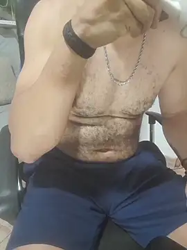 latinmartin73 online show from December 2025 02:22:02 PM