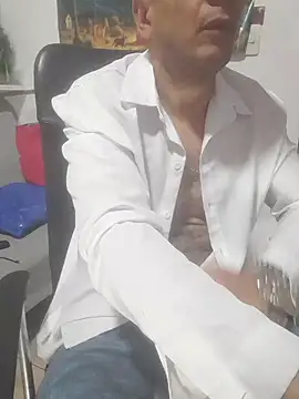 latinmartin73 online show from January 2026 12:03:02 AM