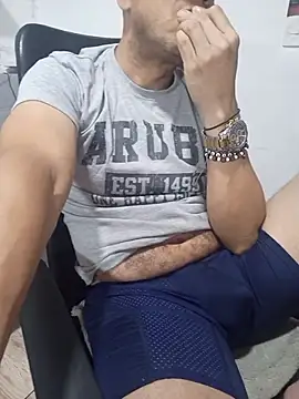 latinmartin73 online show from February 2026 01:46:01 AM