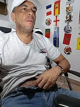 Snapshot of latinmartin73 chatting on June 2026 04:41:02 AM latinmartin73 online show from June 2026 04:41:02 AM