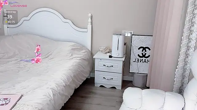 Caitlyn   online show from January 2025 04:48:02 PM