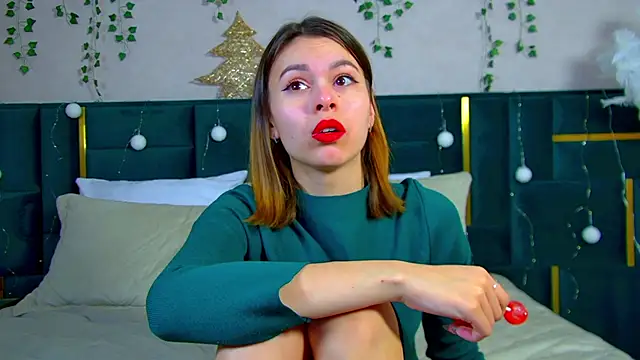 Snapshot of PollyLanders chatting on December 2024 04:10:02 AM PollyLanders online show from December 2024 04:10:02 AM