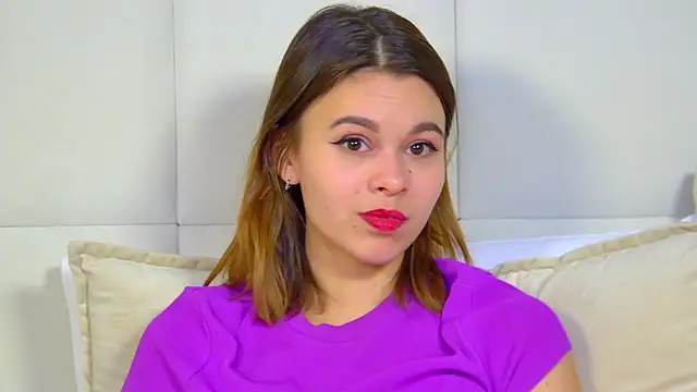 Snapshot of PollyLanders chatting on January 2025 03:43:01 PM PollyLanders online show from January 2025 03:43:01 PM