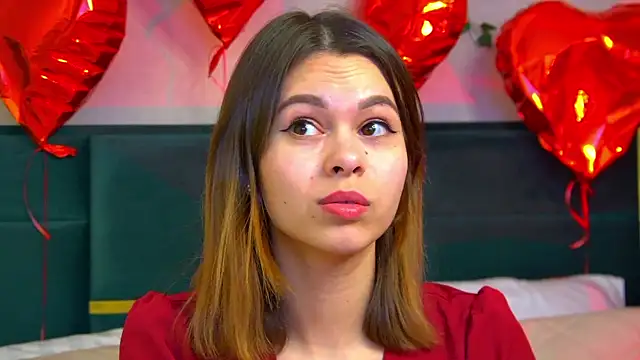 Snapshot of PollyLanders chatting on February 2025 02:04:01 AM PollyLanders online show from February 2025 02:04:01 AM