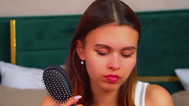 Snapshot of PollyLanders chatting on September 2025 06:24:02 PM PollyLanders online show from September 2025 06:24:02 PM