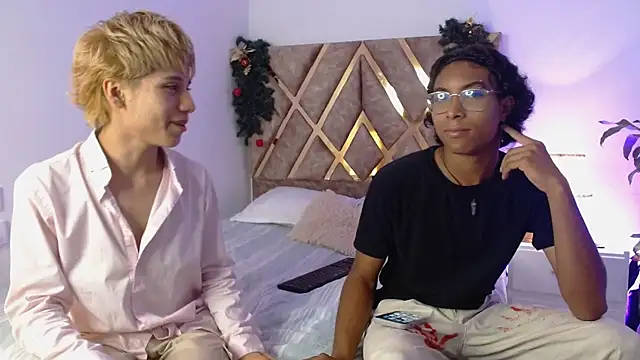 Tommyfoxboy online show from December 2024 08:32:01 PM