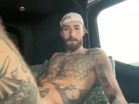 Tuhands online show from October 2025 01:12:02 PM