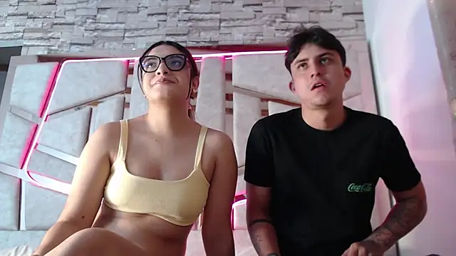 mia and austin online show from January 2025 02:09:01 AM