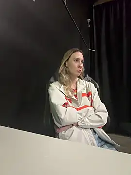 M1ssyk1ssy online show from April 2026 11:24:01 PM