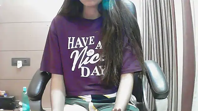 Snapshot of collage_hoty chatting on October 2025 04:17:01 PM collage hoty online show from October 2025 04:17:01 PM