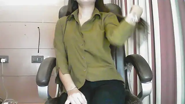 collage hoty online show from November 2025 11:18:01 PM