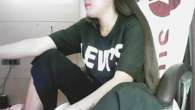 collage hoty online show from January 2026 03:17:01 PM