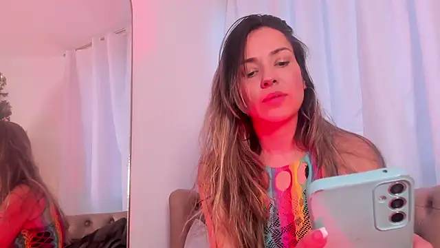 camilawm19 online show from December 2024 01:17:01 PM