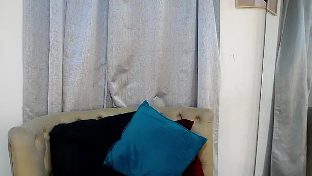 camilawm19 online show from February 2026 12:18:02 AM