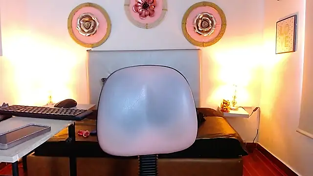 zoe hecate sexx online show from June 2026 12:40:02 PM