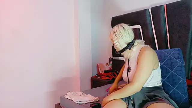 AliceandMax online show from February 2026 01:29:02 PM