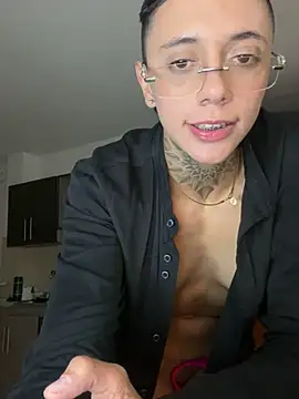  PhillipBrown online show from December 2024 04:46:02 PM