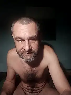 Snapshot of Andrzej-M chatting on April 2026 08:24:02 PM Andrzej-M online show from April 2026 08:24:02 PM