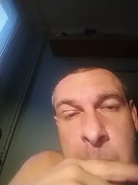 Snapshot of Andrzej-M chatting on May 2026 06:39:01 PM Andrzej-M online show from May 2026 06:39:01 PM