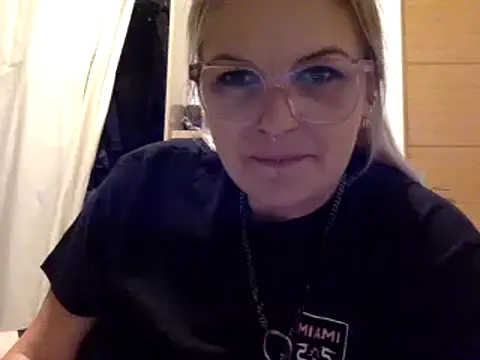 vanillesoumise online show from September 2025 07:13:02 PM