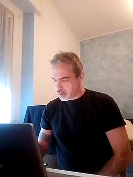 Snapshot of Marcolino183 chatting on December 2024 02:54:02 PM Marcolino183 online show from December 2024 02:54:02 PM