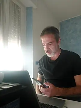 Snapshot of Marcolino183 chatting on March 2025 01:35:02 PM Marcolino183 online show from March 2025 01:35:02 PM