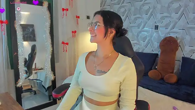 Sophiee Hill online show from April 2026 07:11:01 AM