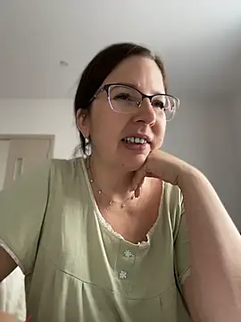 Snapshot of B_Bonya_m chatting on June 2026 04:02:01 AM B Bonya m online show from June 2026 04:02:01 AM