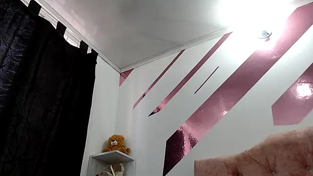 Kitten Hot  online show from September 2025 01:33:01 PM