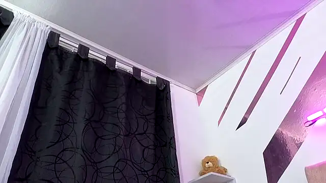 Kitten Hot  online show from October 2025 12:57:01 AM