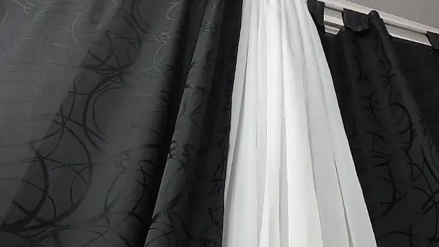 Kitten Hot  online show from December 2025 10:44:02 AM