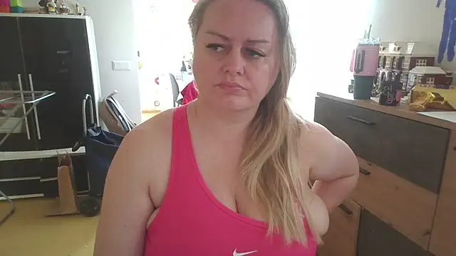 Snapshot of Meliss_Official9 chatting on June 2026 05:12:01 AM Meliss Official9 online show from June 2026 05:12:01 AM