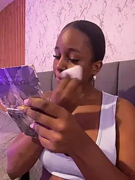 Snapshot of AkiraHomers chatting on January 2025 11:02:02 PM AkiraHomers online show from January 2025 11:02:02 PM