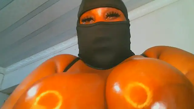 Snapshot of XPanther_24 chatting on February 2025 05:18:01 PM XPanther 24 online show from February 2025 05:18:01 PM