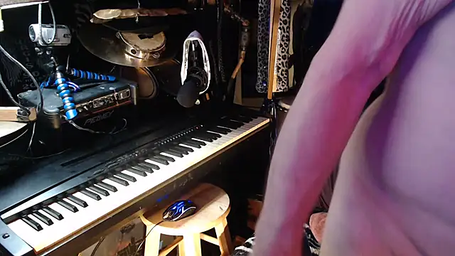 DREAMZ420 online show from October 2025 09:42:02 AM