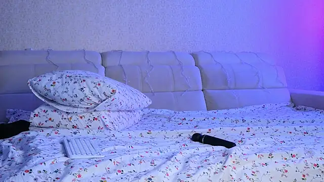 Snapshot of elsa_limerence chatting on January 2025 07:34:02 AM elsa limerence online show from January 2025 07:34:02 AM