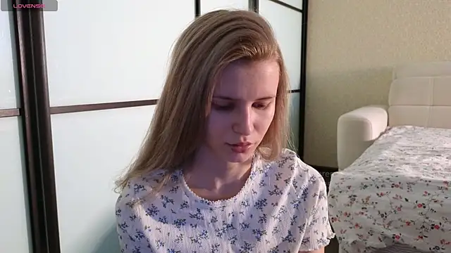 Snapshot of elsa_limerence chatting on March 2025 06:29:01 AM elsa limerence online show from March 2025 06:29:01 AM