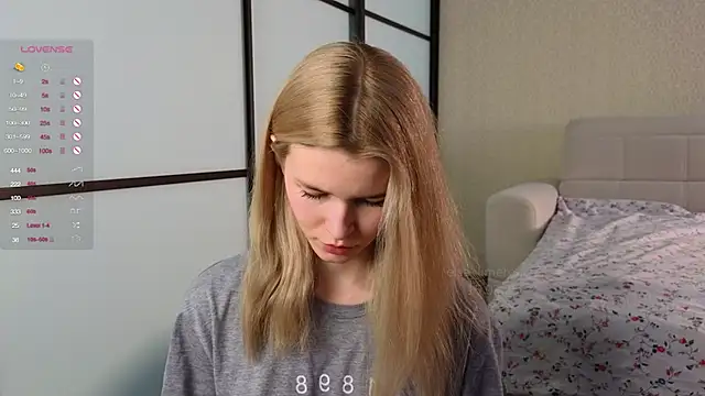 Snapshot of elsa_limerence chatting on March 2025 06:29:01 AM elsa limerence online show from March 2025 06:29:01 AM