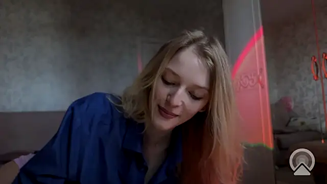 Snapshot of Evvie_Summn1 chatting on September 2025 03:51:01 AM Evvie Summn1 online show from September 2025 03:51:01 AM