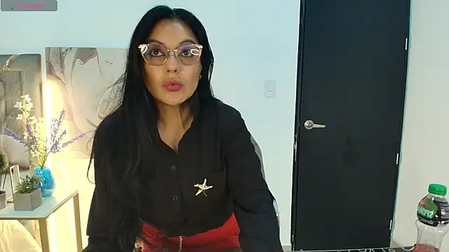 Snapshot of Zuzana21 chatting on June 2026 01:34:01 PM Zuzana21 online show from June 2026 01:34:01 PM